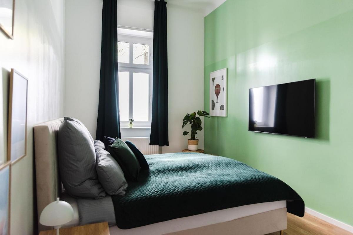 Grosses Am Kudamm Appartement *